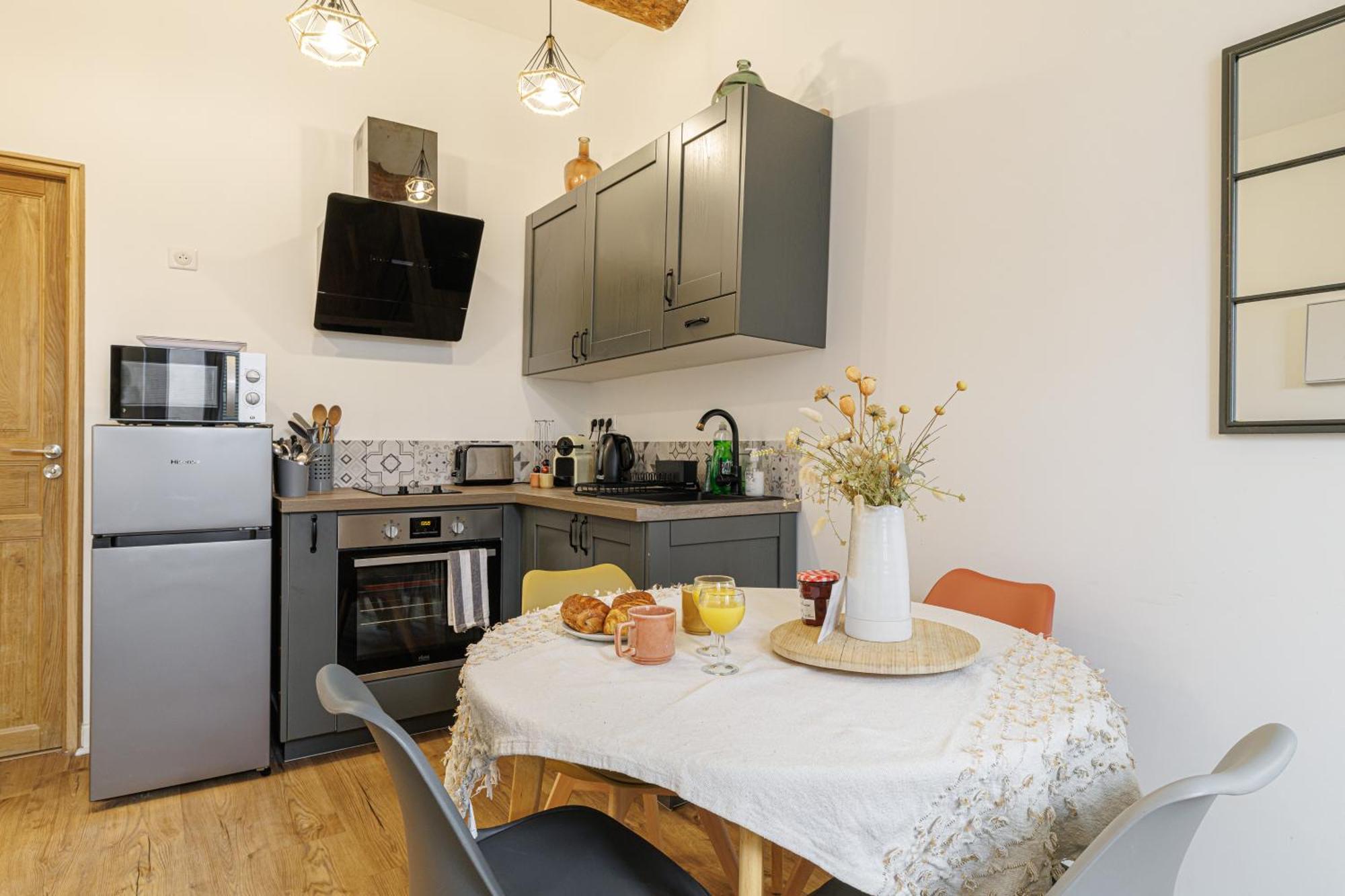 Old Town Antibes Superb New Flat, For 3, Ac, Wi-Fi Lejlighed Eksteriør billede